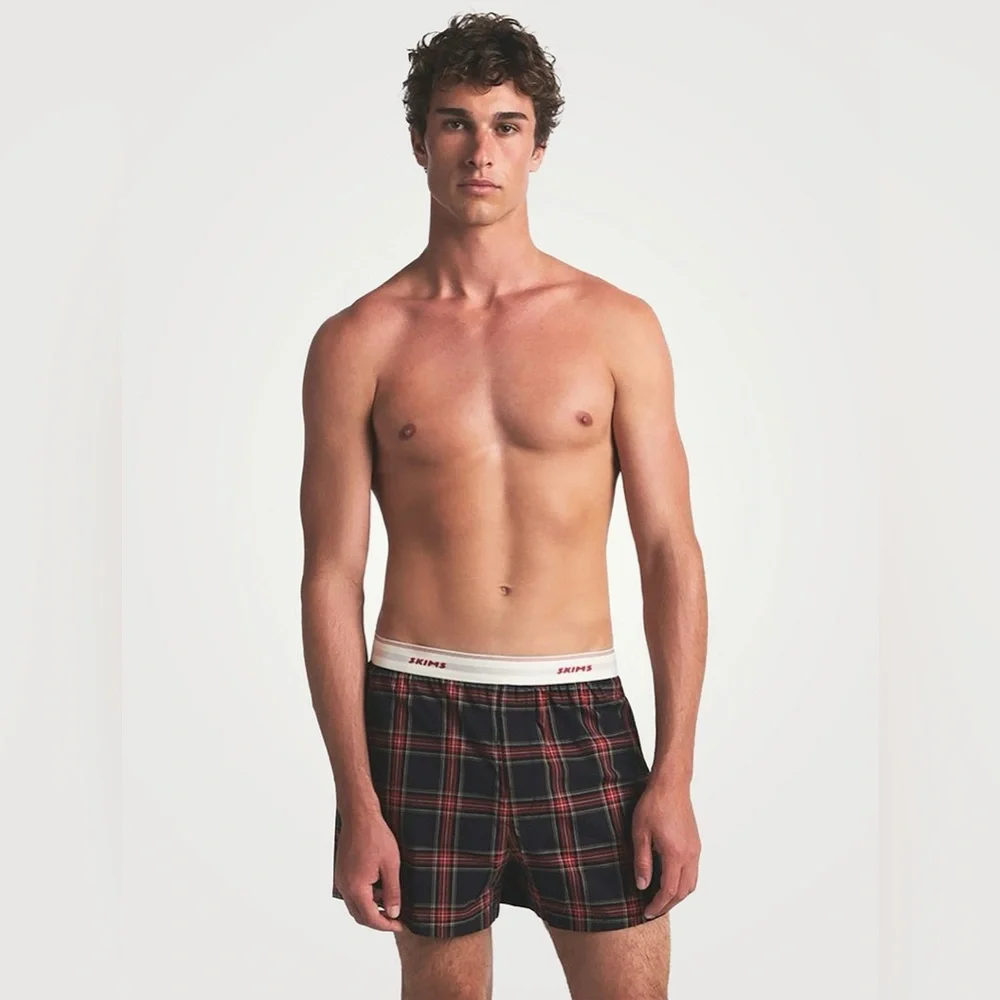 SKIMS MEN”S COTTON POPLIN LOGO BAND BOXER ASH RED PLAID L